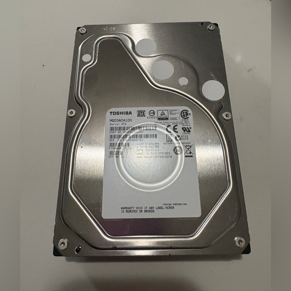 Toshiba MG03ACA100 1TB 64MB Cache 7200RPM SATA III 6.0Gb/s 3.5" Internal Desktop - Picture 1 of 5